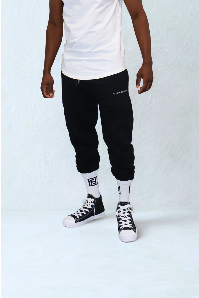 UNISEX OVERSIZED CUFFED JOGGERS - Black