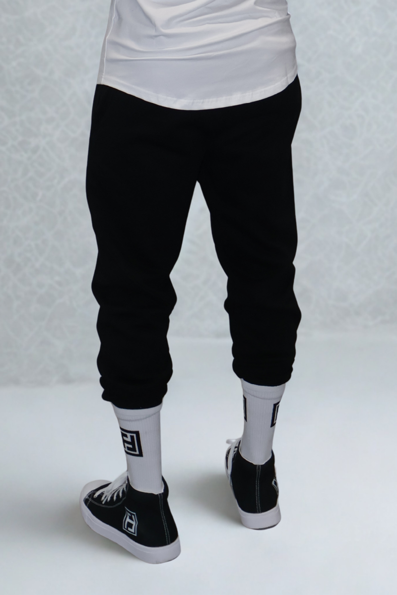 UNISEX OVERSIZED CUFFED JOGGERS - Black