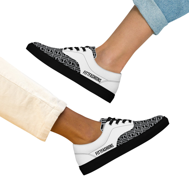 Women’s lace-up canvas shoes