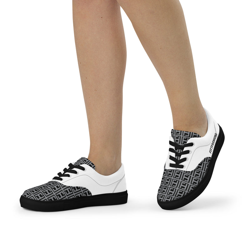 Women’s lace-up canvas shoes